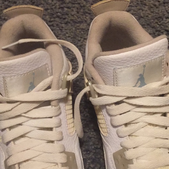 white and tan 4s
